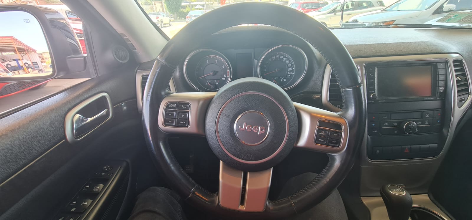 Jeep – GRAND CHEROKEE LAREDO 4X4 – 2013