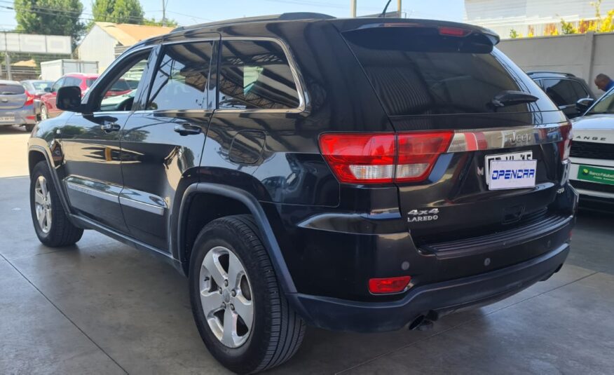 Jeep – GRAND CHEROKEE LAREDO 4X4 – 2013