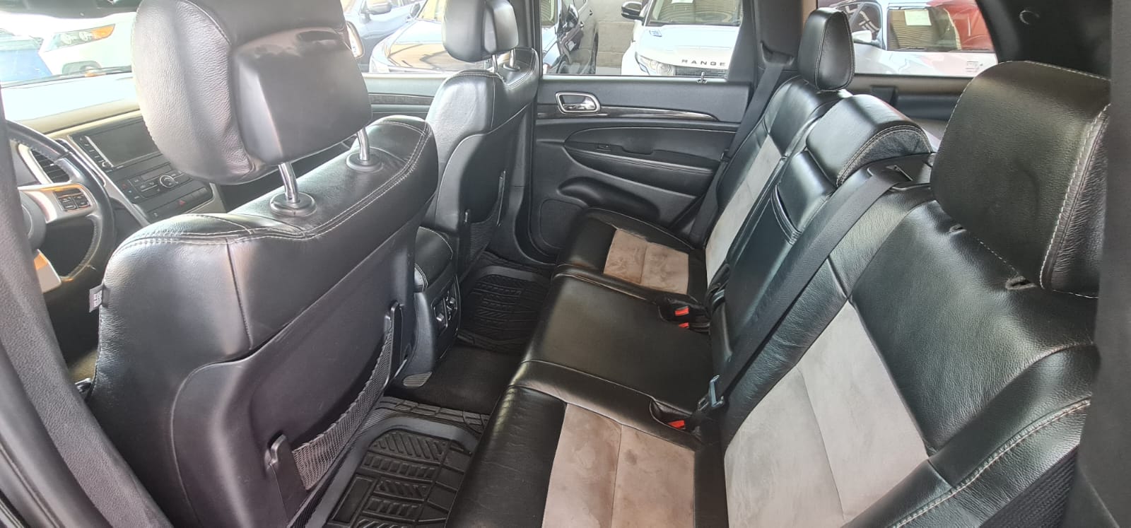 Jeep – GRAND CHEROKEE LAREDO 4X4 – 2013