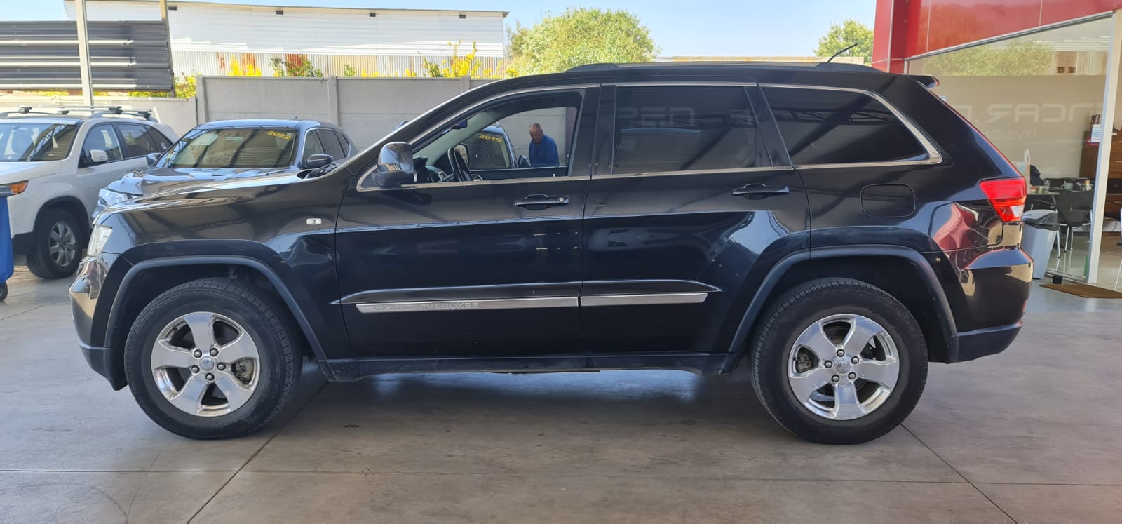 Jeep – GRAND CHEROKEE LAREDO 4X4 – 2013