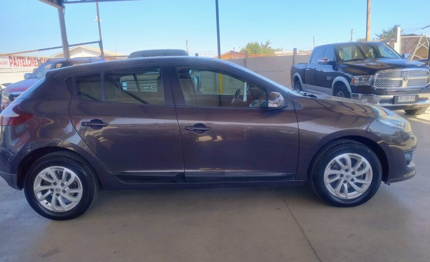 Renault – MEGANE 3 HB DYNAMIQUE 1.6 – 2015