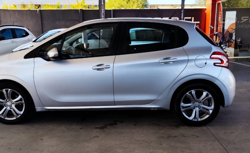 Peugeot	 – 208 ACTIVE HDI 1.4 – 2015