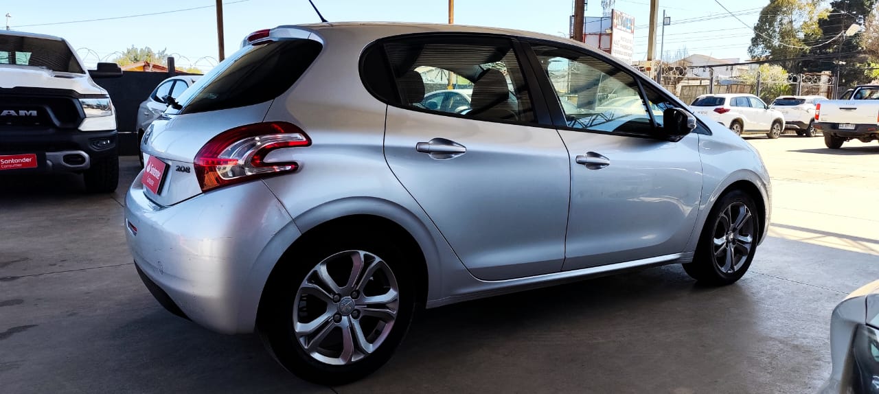 Peugeot – 208 ACTIVE HDI 1.4 – 2015
