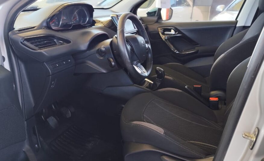 Peugeot	 – 208 ACTIVE HDI 1.4 – 2015