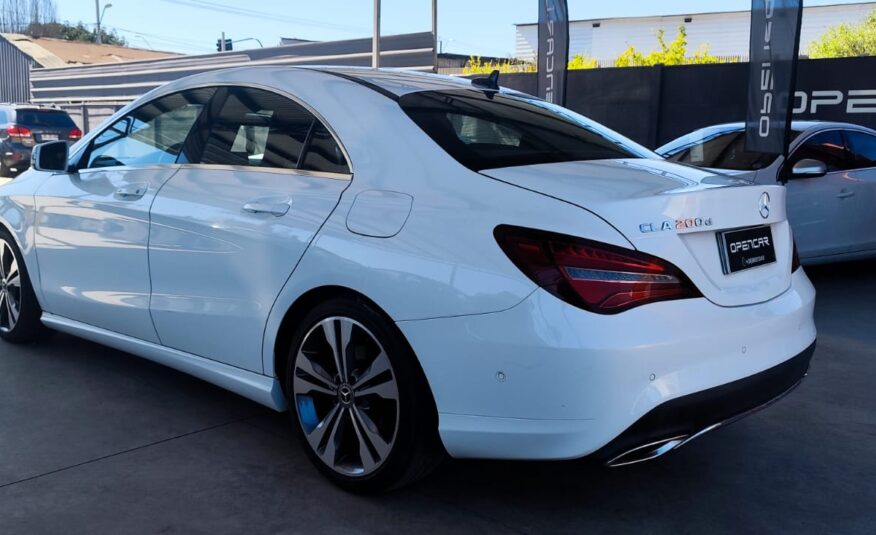 Mercedes-Benz	 – CLA 200D 2.1 AUT. DIESEL – 2019