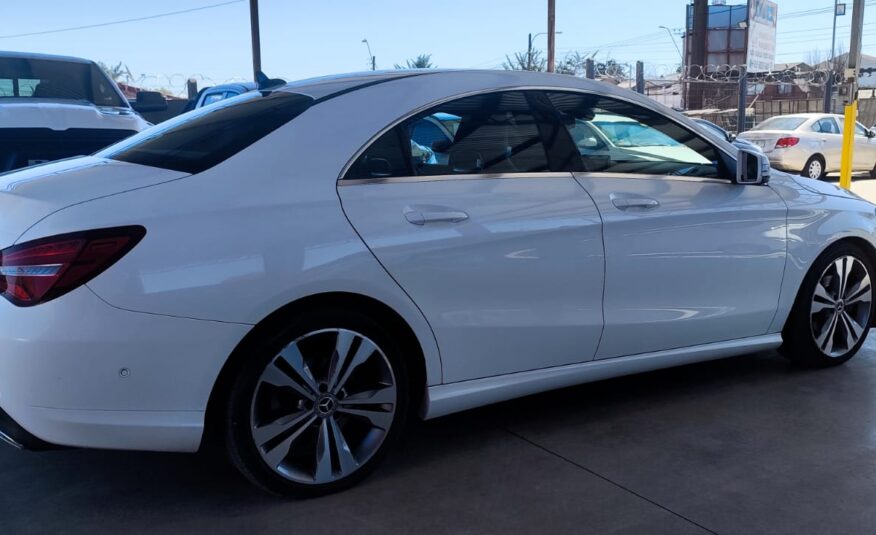 Mercedes-Benz	 – CLA 200D 2.1 AUT. DIESEL – 2019